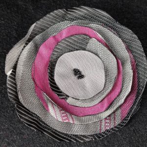 Flor tela estampada rosa y gris