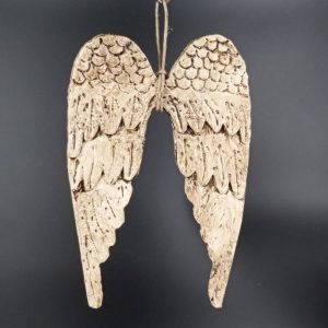 Alas de ángel tallada beis envejecida