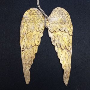 Alas de ángel tallada beis dorada envejecida