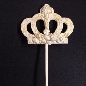 Punta de árbol Baltasar beis y dorado con calavera