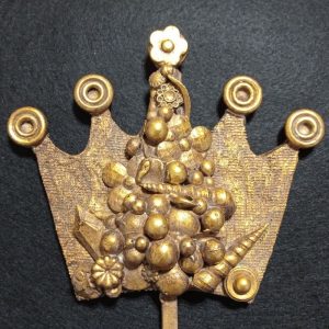 Punta de árbol Gaspar oro viejo con caracol