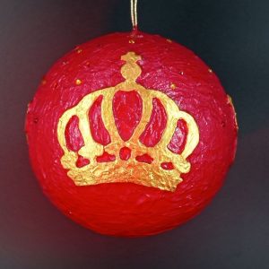 Bola 12cm las 3 coronas de los reyes en rojo