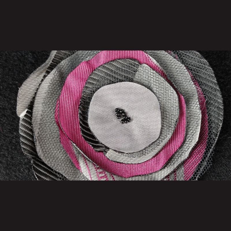 Flor tela estampada rosa y gris - Imagen 2