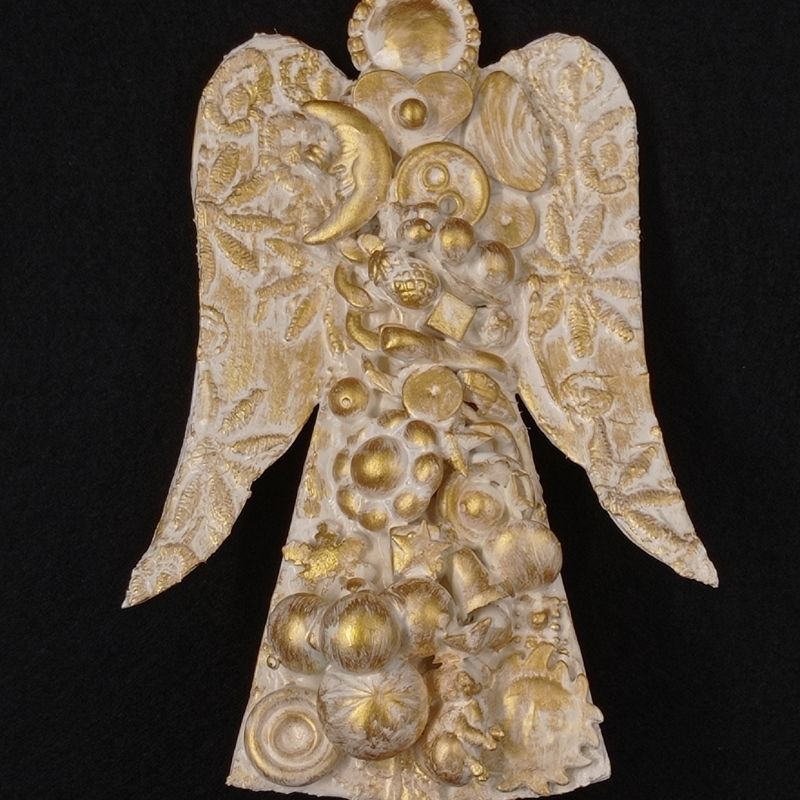 Punta de árbol Ángel beis y dorado con corazón - Imagen 2