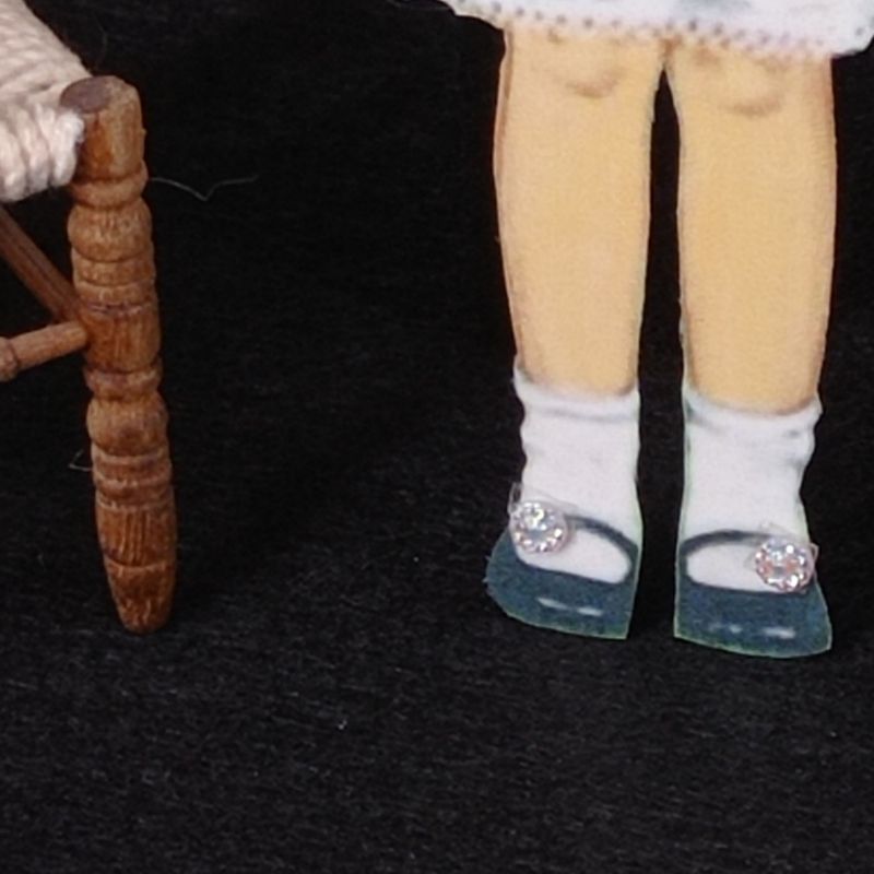 Angelito papel niña con ramito de violetas - Imagen 2