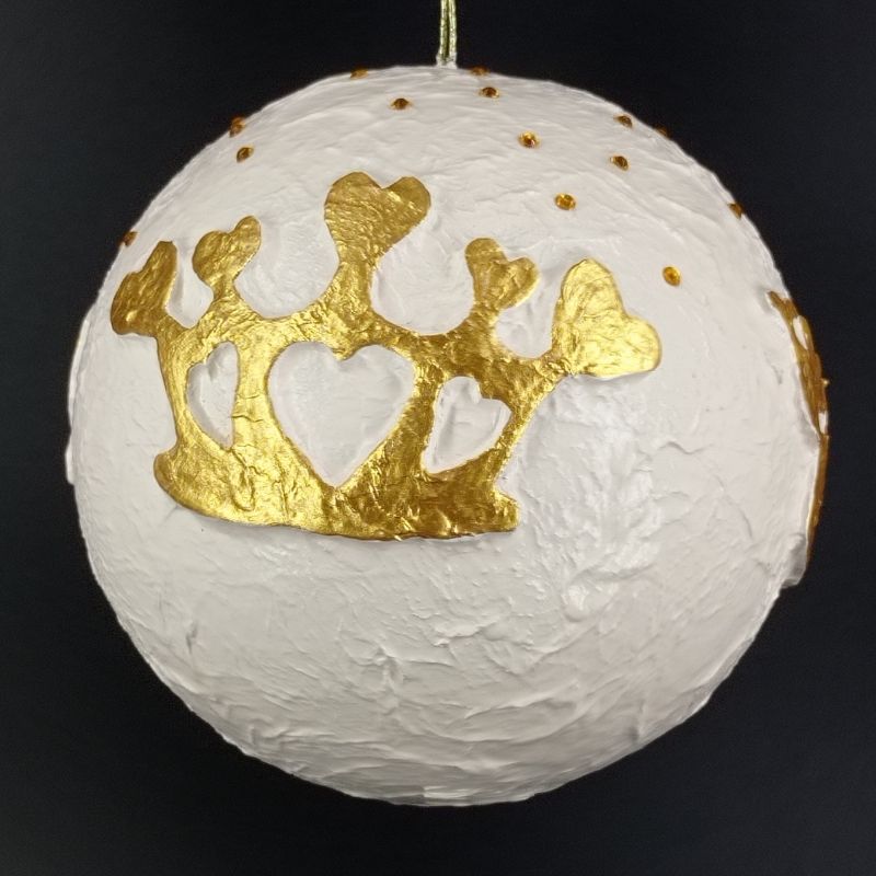 Bola 12cm las 3 coronas de los reyes en beis - Imagen 3