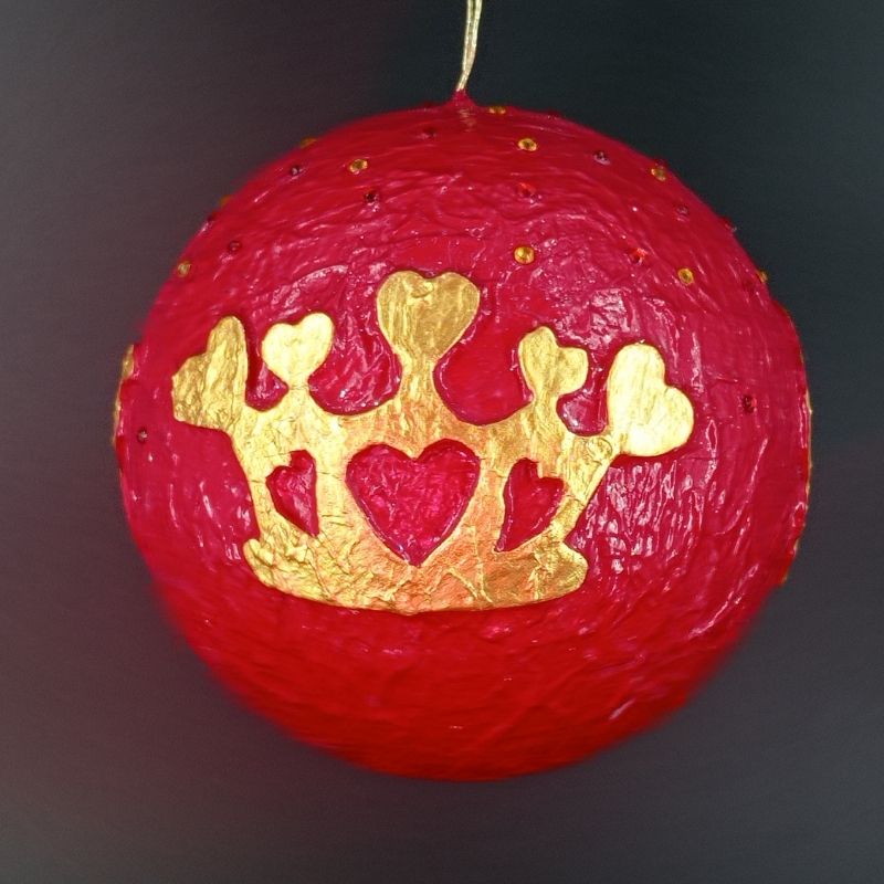 Bola 12cm las 3 coronas de los reyes en rojo - Imagen 3