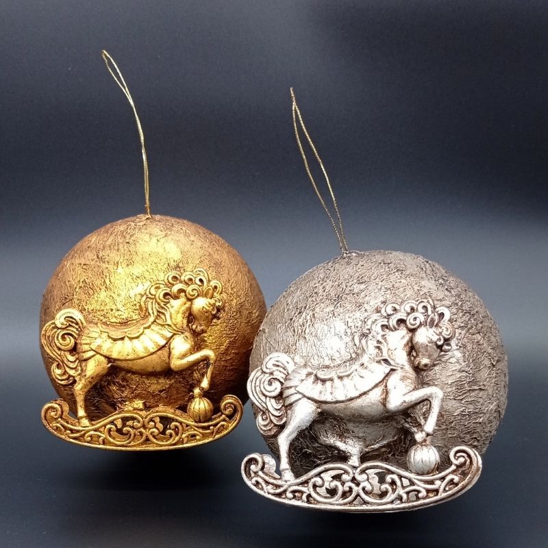 Bola 15cm Caballitos balancín dorado - Imagen 3