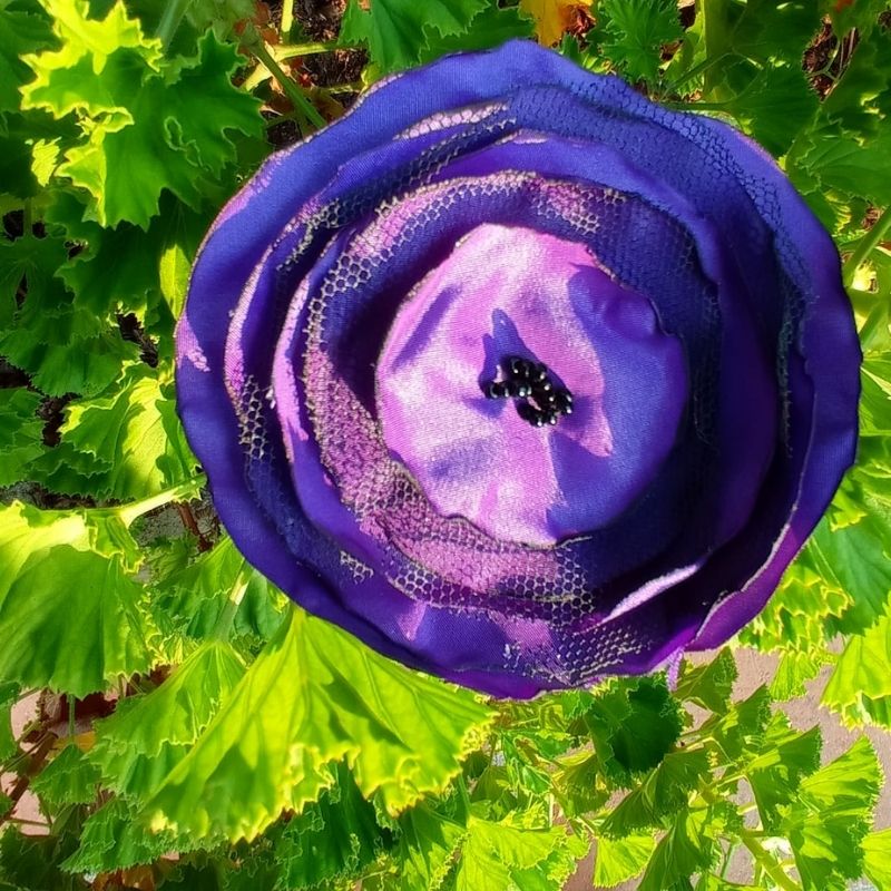 Flor tela morada brillo - Imagen 3