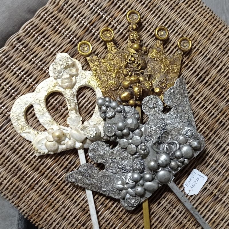 Punta de árbol Baltasar beis y dorado con calavera - Imagen 5