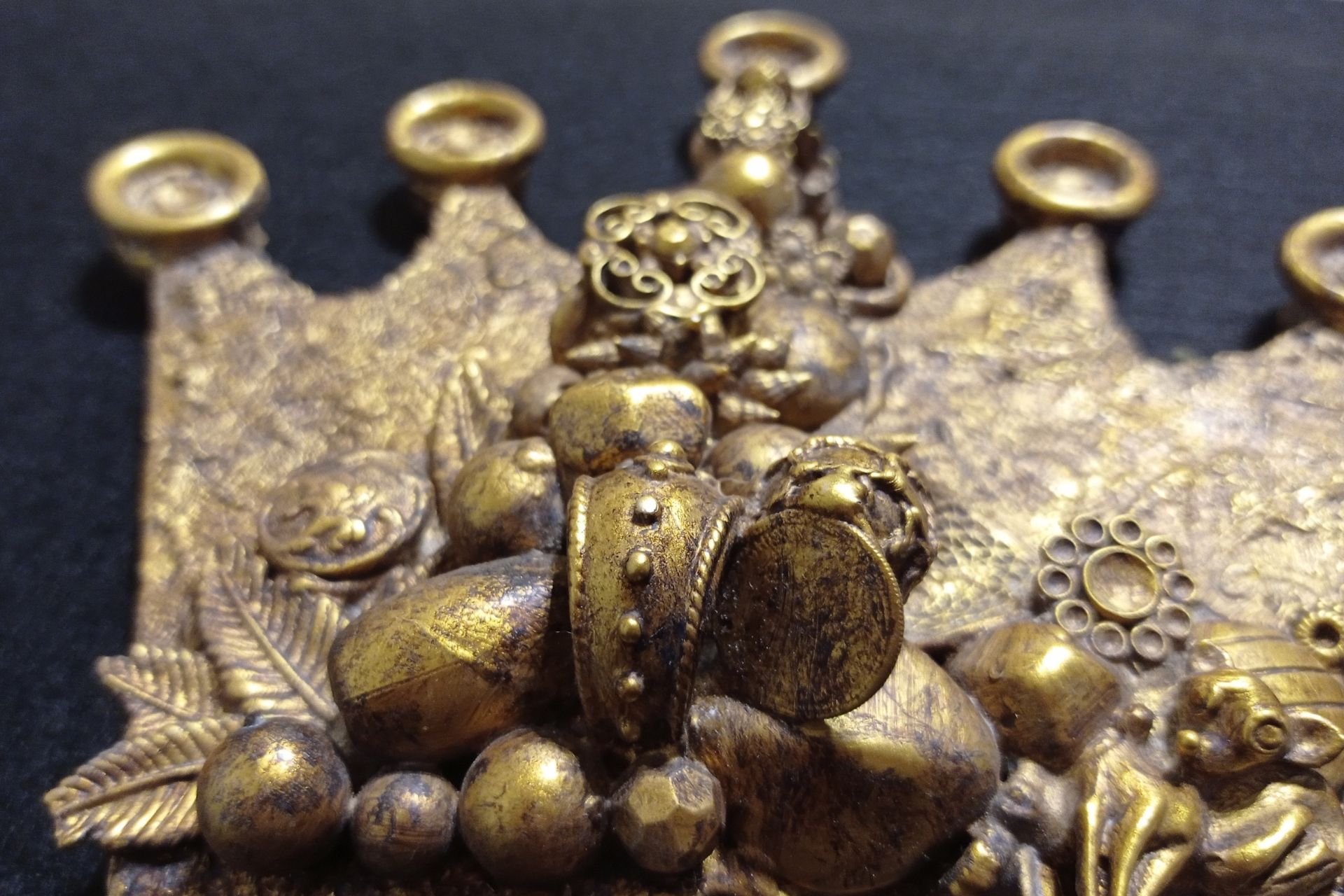 Punta de árbol Gaspar oro viejo con cervatillo - Imagen 9