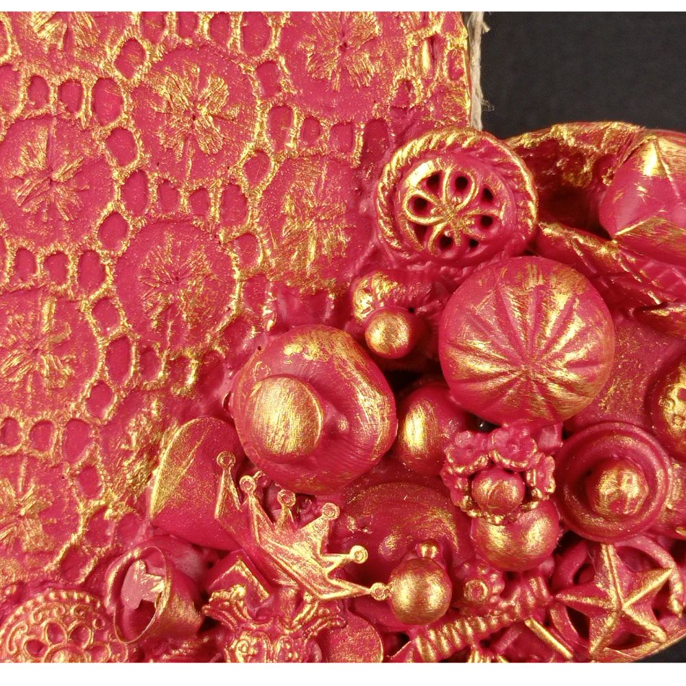 Corazón con abalorios con angelito pequeño - Imagen 3