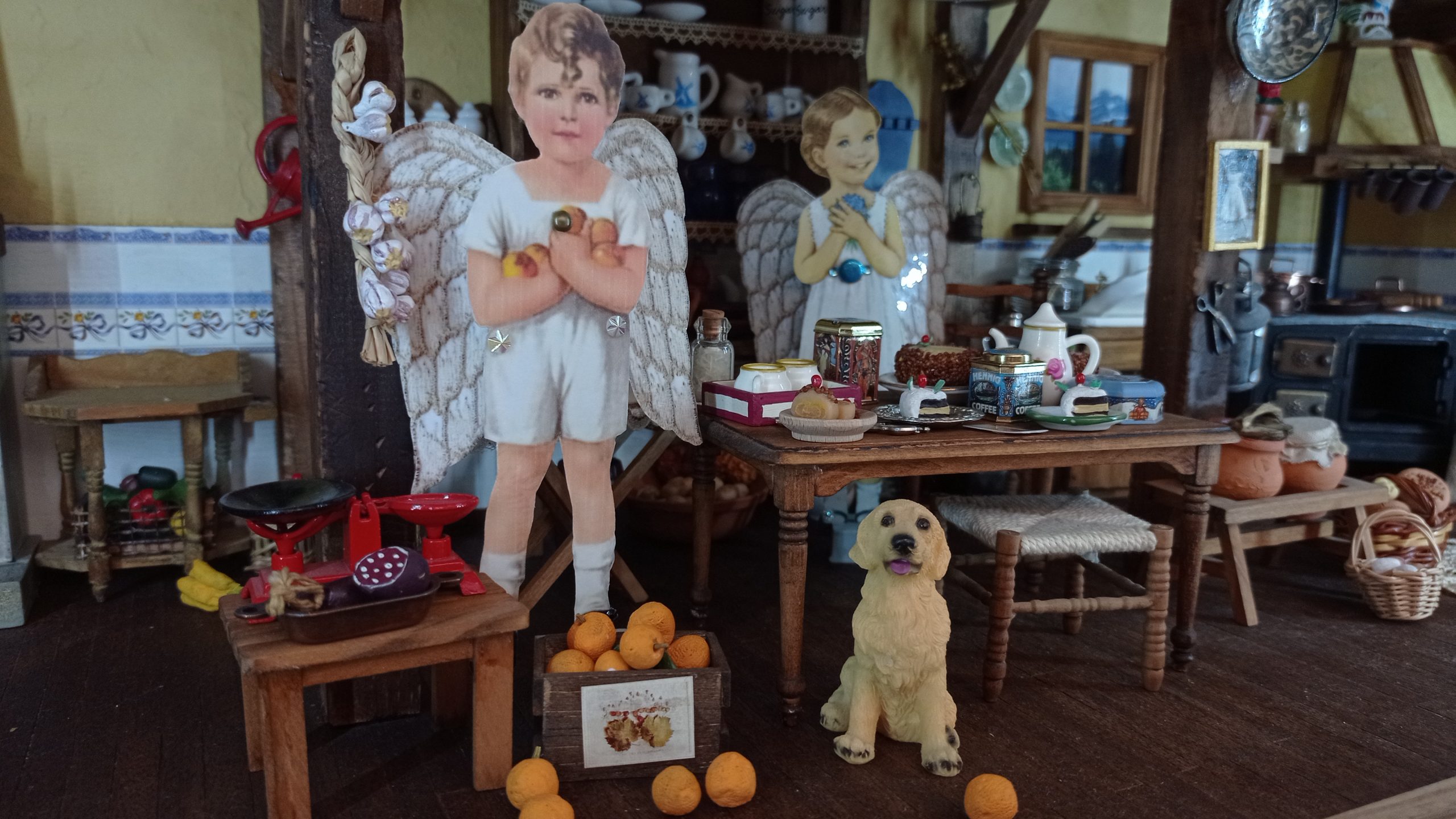 Angelito papel niña con ramito de violetas - Imagen 5