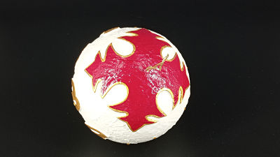 Bola personalizada con nombre con gorro clasico y brillos - Imagen 4