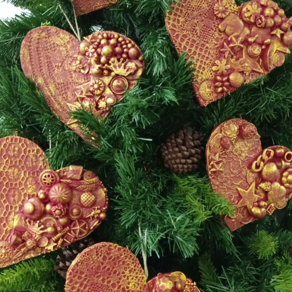 Corazón con abalorios beis con pez - Imagen 6