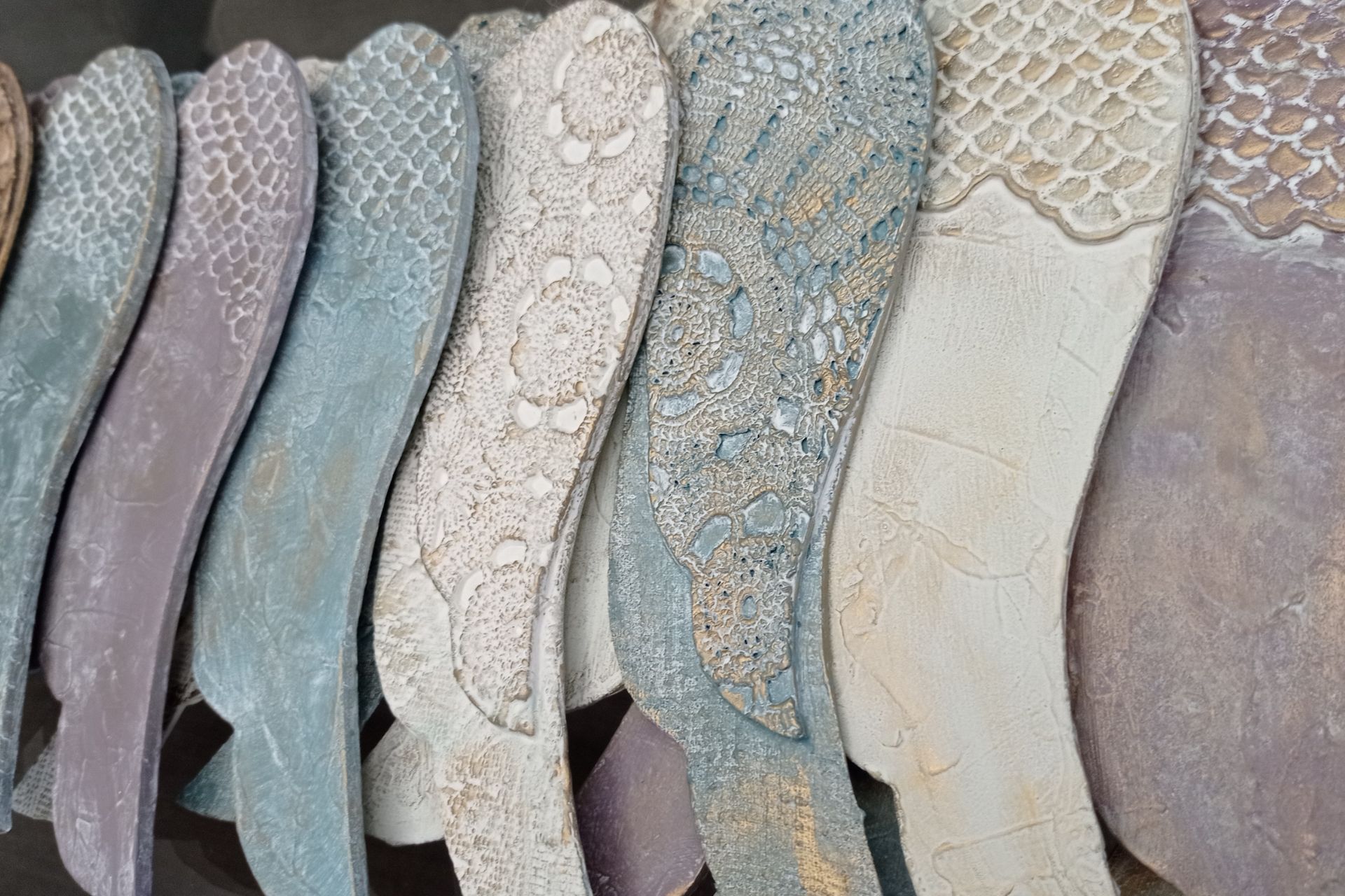 Alas de ángel tallada celeste antiguo - Imagen 4